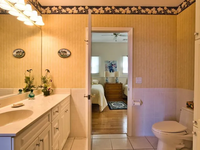 $6,000 | 149 Nanaquaket Road, Tiverton, RI 02878