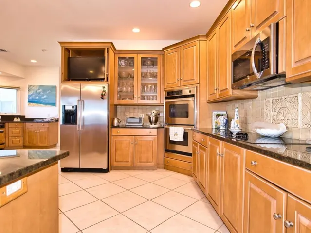 $6,000 | 149 Nanaquaket Road, Tiverton, RI 02878