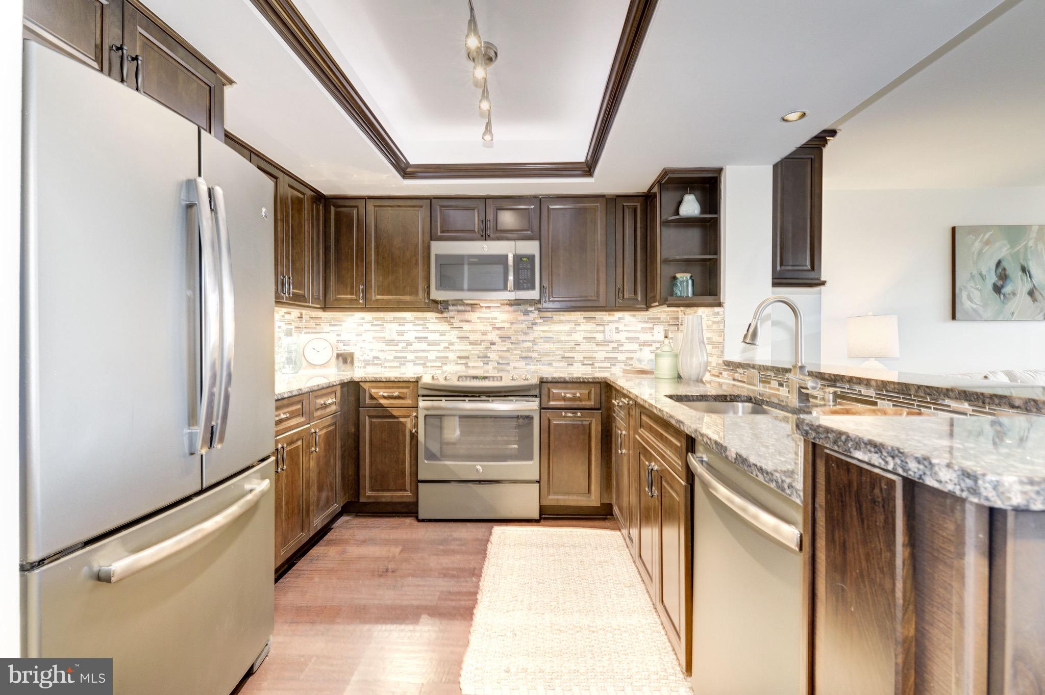 1275 25th Street Northwest, Unit 701 Washington, DC 20037 - Photo 2 of 8 Updated kitchen: ss appliances & granite counters.