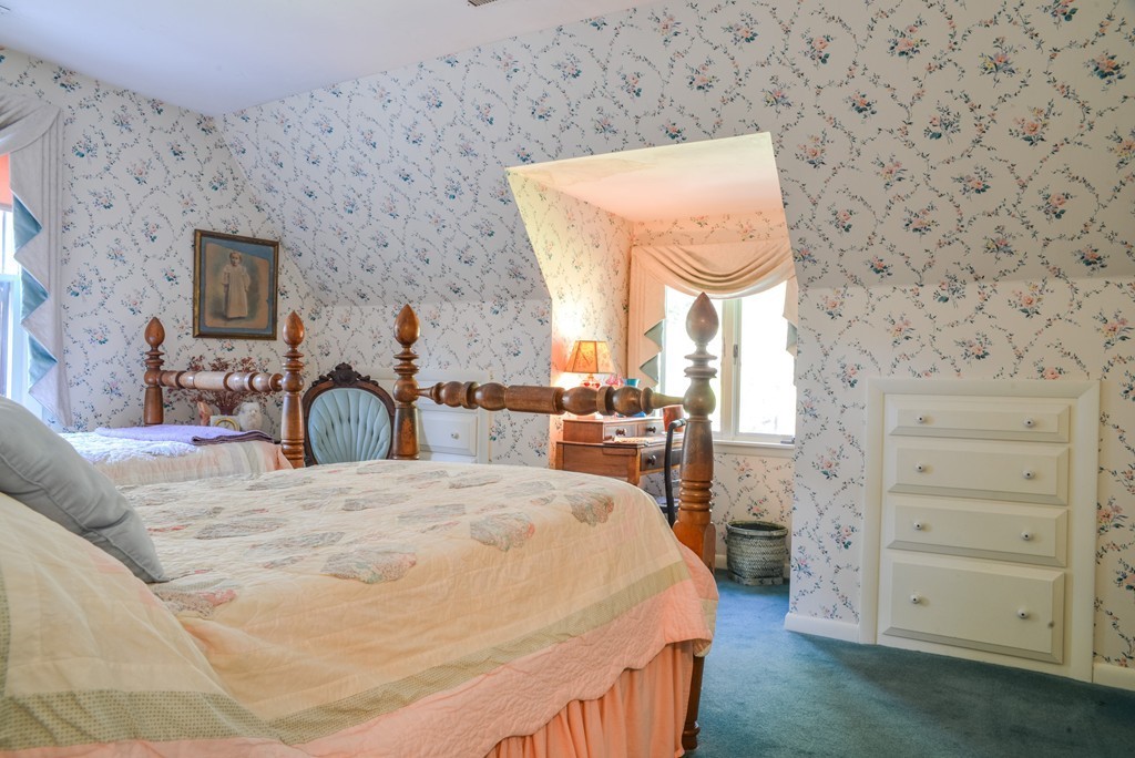 205 Sackett Road Westfield, MA 01085 - Photo 11 of 30 Gallery Image 11