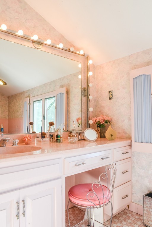 205 Sackett Road Westfield, MA 01085 - Photo 15 of 30 Gallery Image 15