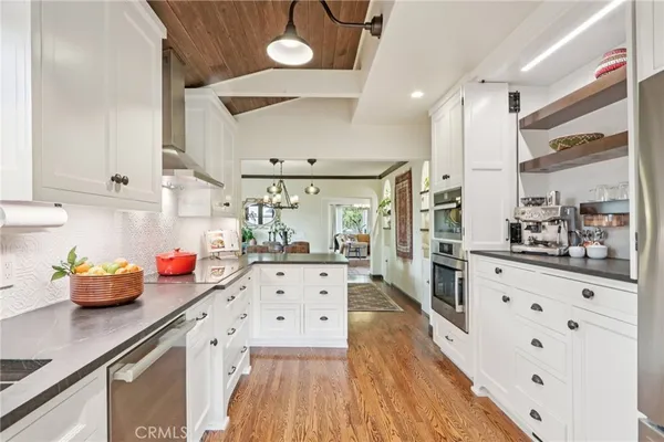 $1,900,000 | 1620 Broadview Drive, Glendale, CA 91208