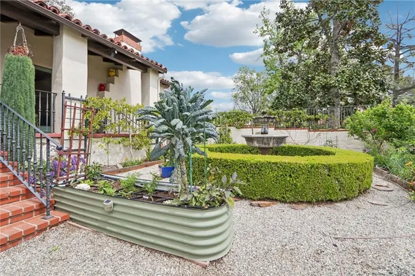 $1,900,000 | 1620 Broadview Drive, Glendale, CA 91208