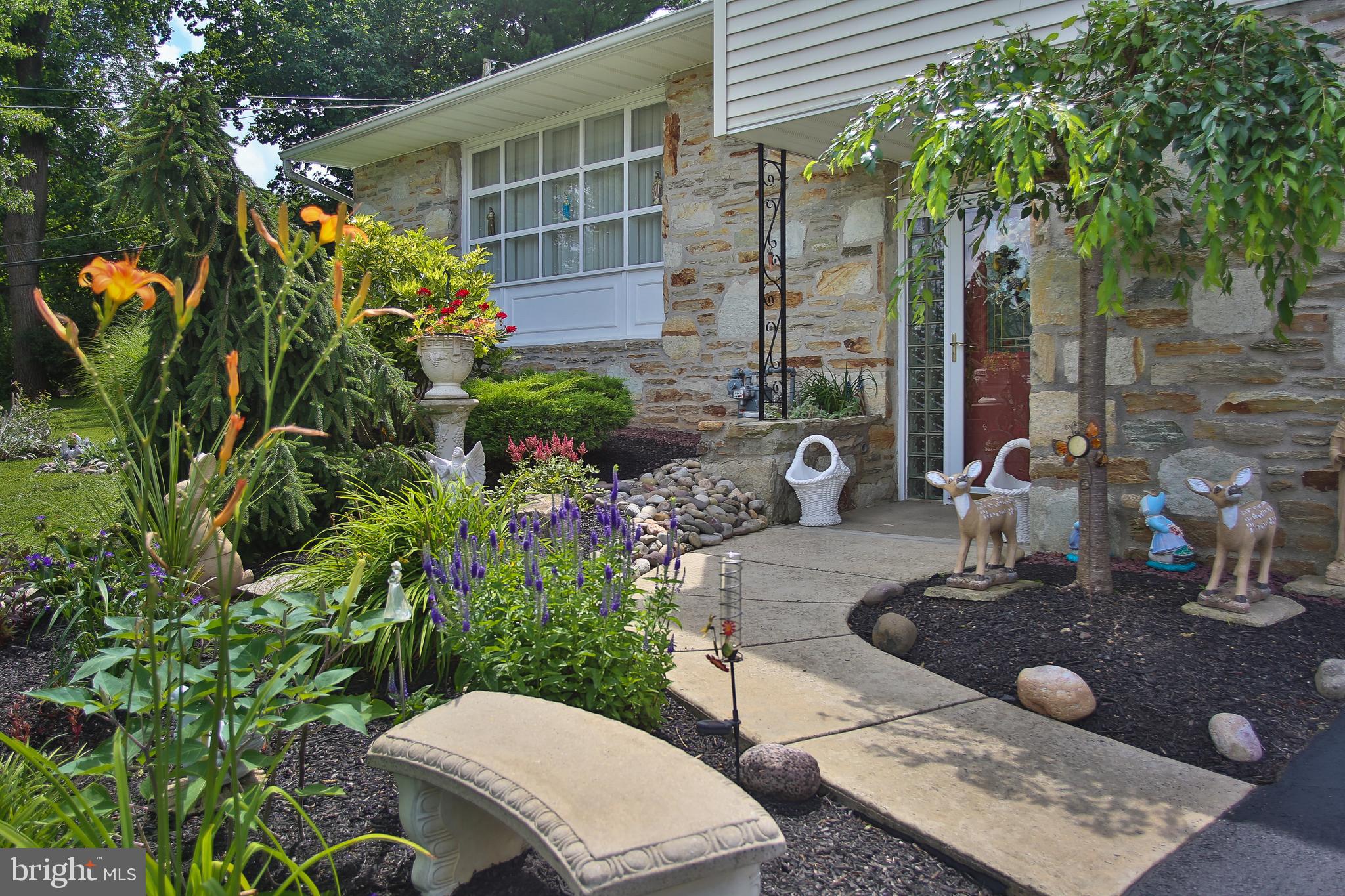 2415 Dale Road Huntingdon Valley, PA 19006 - Photo 3 of 27 Front