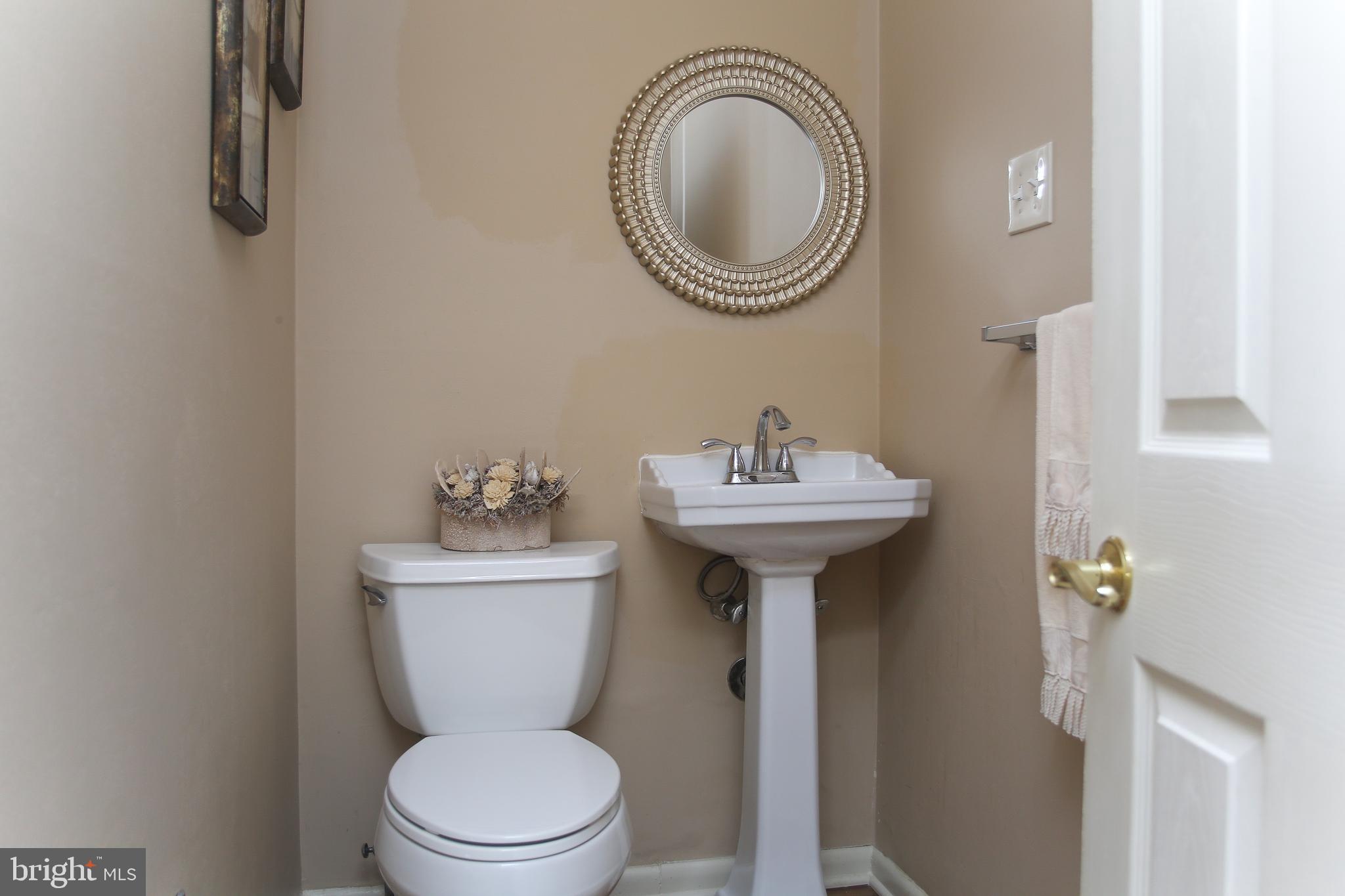 2415 Dale Road Huntingdon Valley, PA 19006 - Photo 5 of 27 Half bath