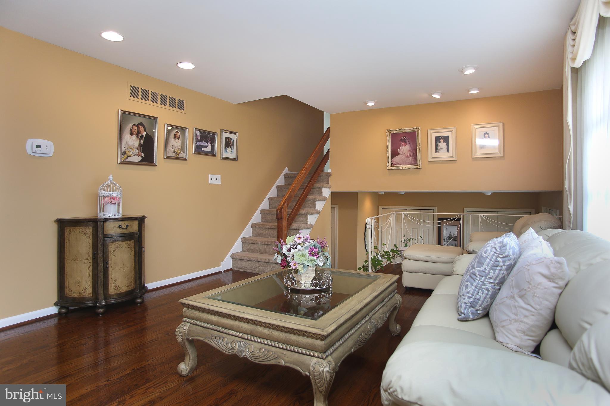 2415 Dale Road Huntingdon Valley, PA 19006 - Photo 7 of 27 Living Room