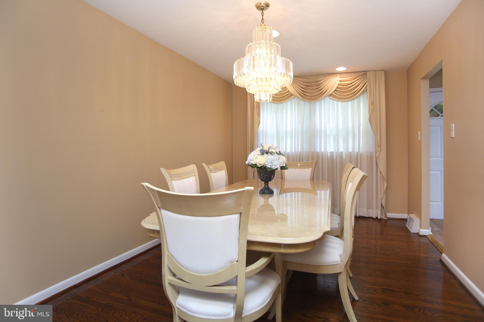 2415 Dale Road Huntingdon Valley, PA 19006 - Photo 8 of 27 Dining Room