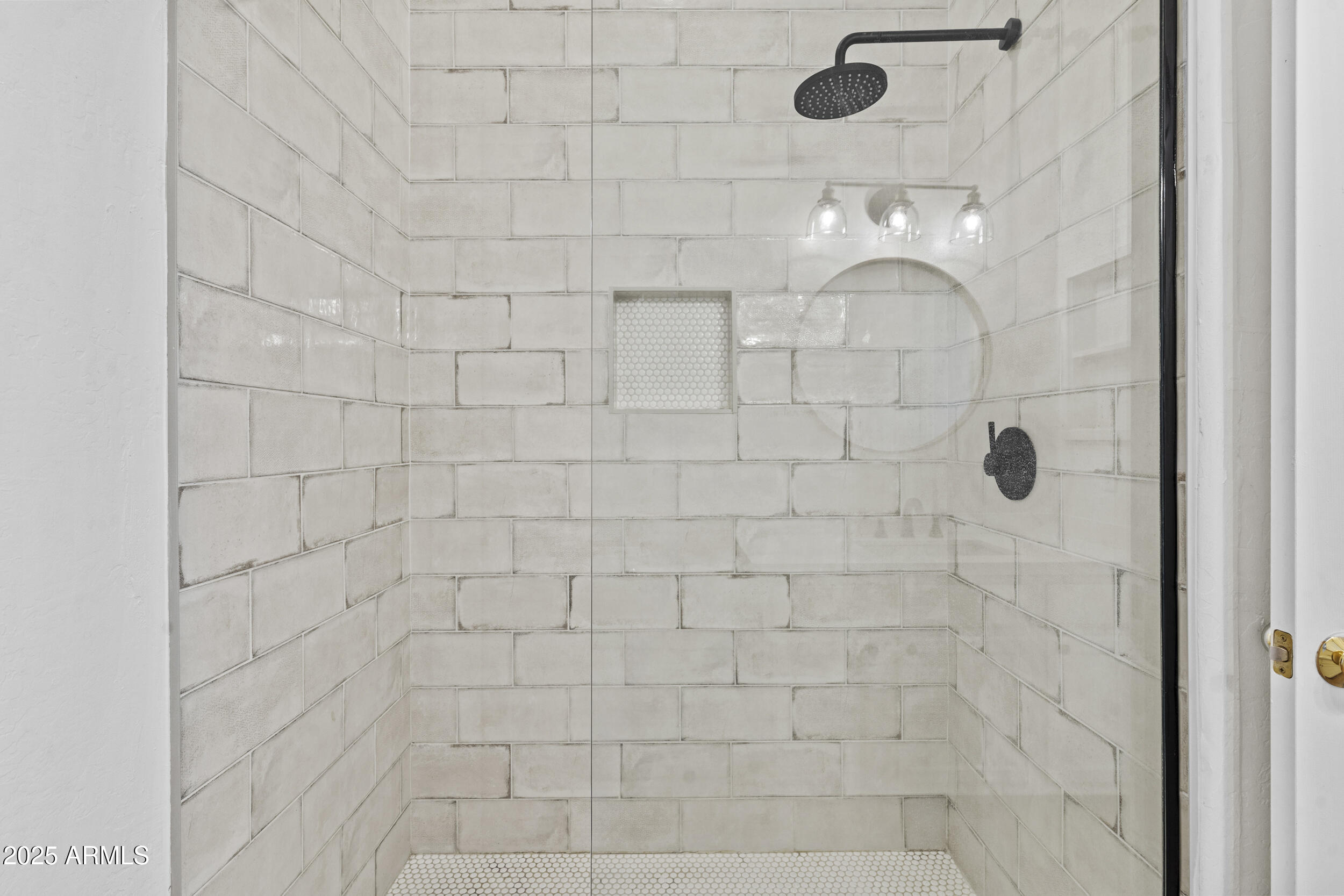 1225 North 36th Street, Unit 1015 Phoenix, AZ 85008 - Photo 15 of 22 a bathroom with a shower