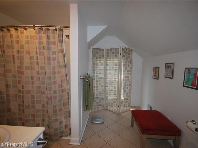 2102 Rolling Road Greensboro, NC 27403 - Photo 11 of 16 Master Bath/Spa.