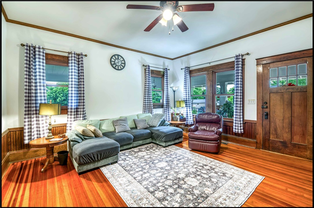 635 Northeast Main Street Easley, SC 29640 - Photo 11 of 36