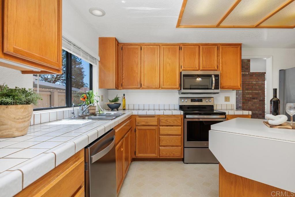 1765 Harold Road Escondido, CA 92026 - Photo 12 of 30