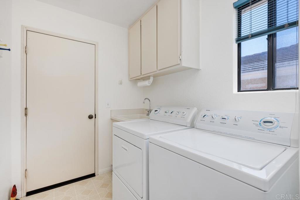 1765 Harold Road Escondido, CA 92026 - Photo 25 of 30 Laundry