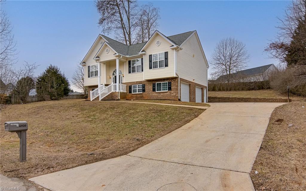 6920 Rangecrest Road Belews Creek, NC 27009 - Photo 4 of 32 Gallery Image 4