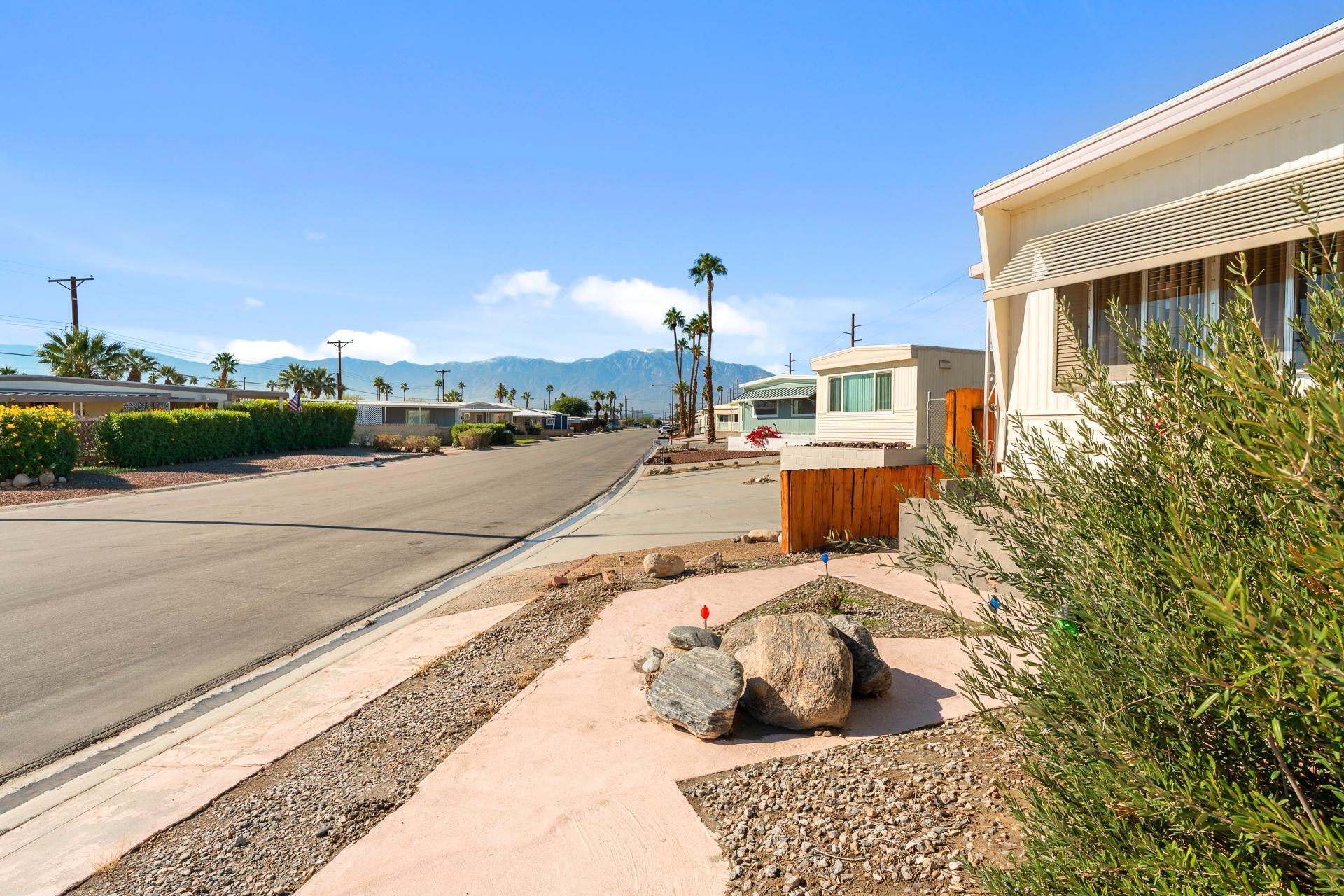 73270 Colonial Drive Thousand Palms, CA 92276 - Photo 31 of 36 73270colonial dr-31