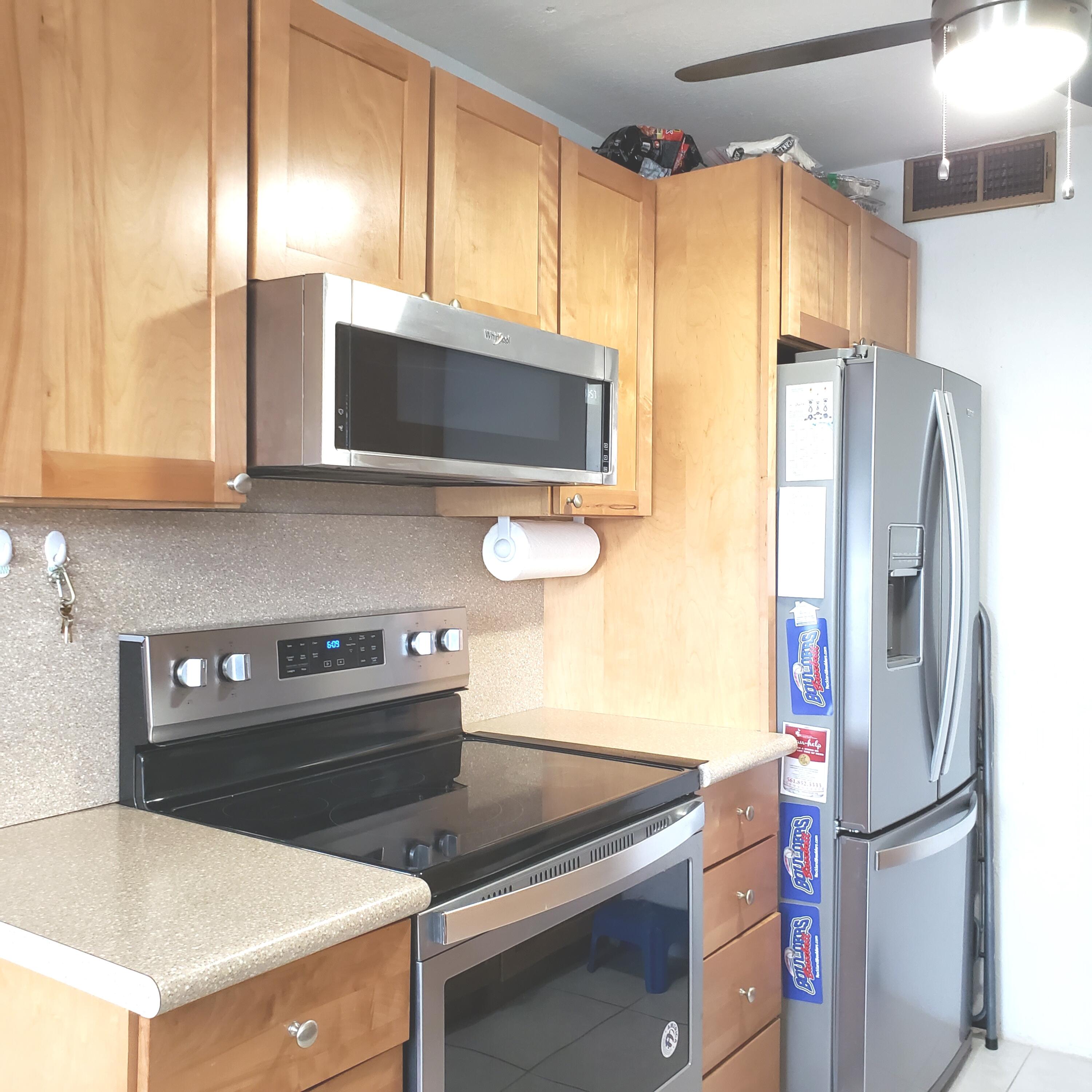1085 Exeter Boca Raton, FL 33434 - Photo 5 of 33 kitchen