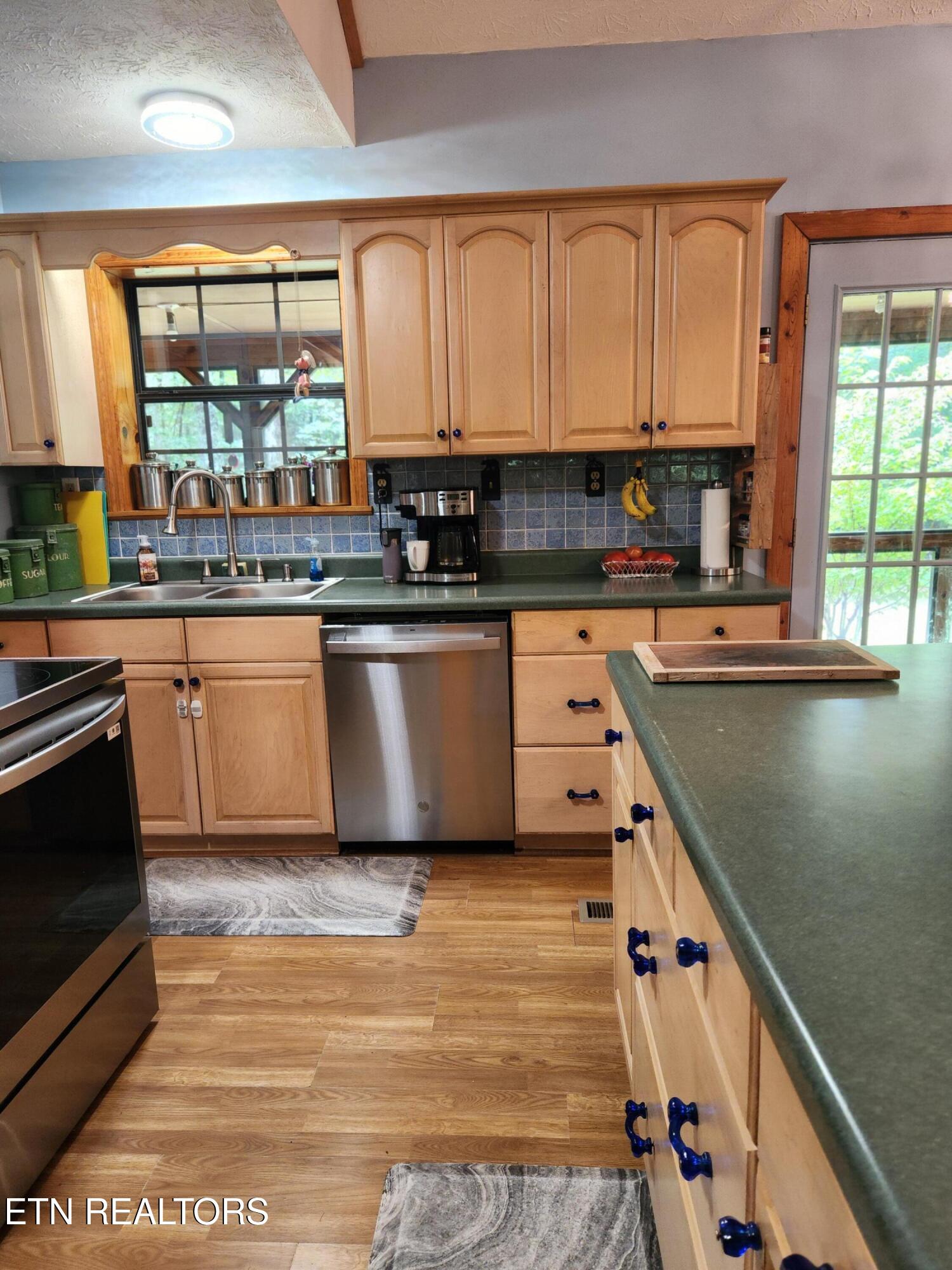 108 Gold Miners Road Tellico Plains, TN 37385 - Photo 20 of 35 Kitchen