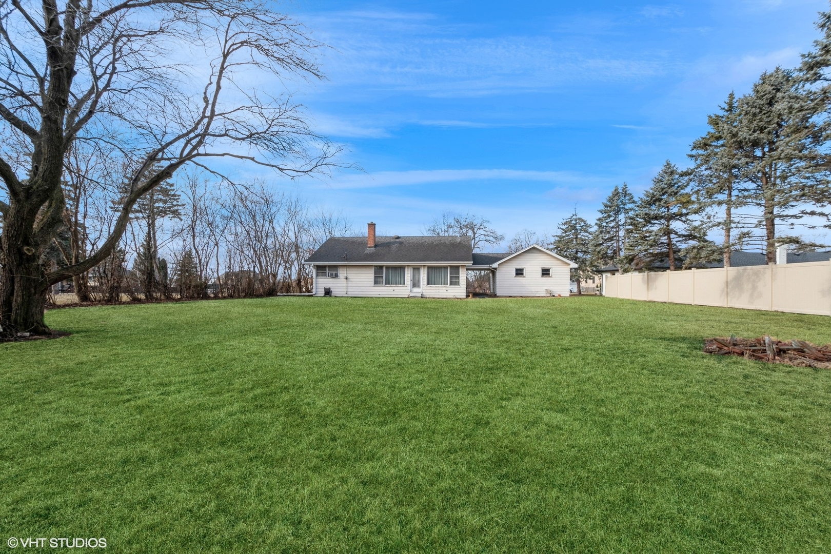 2065 Walnut Circle Northbrook, IL 60062 - Photo 2 of 26