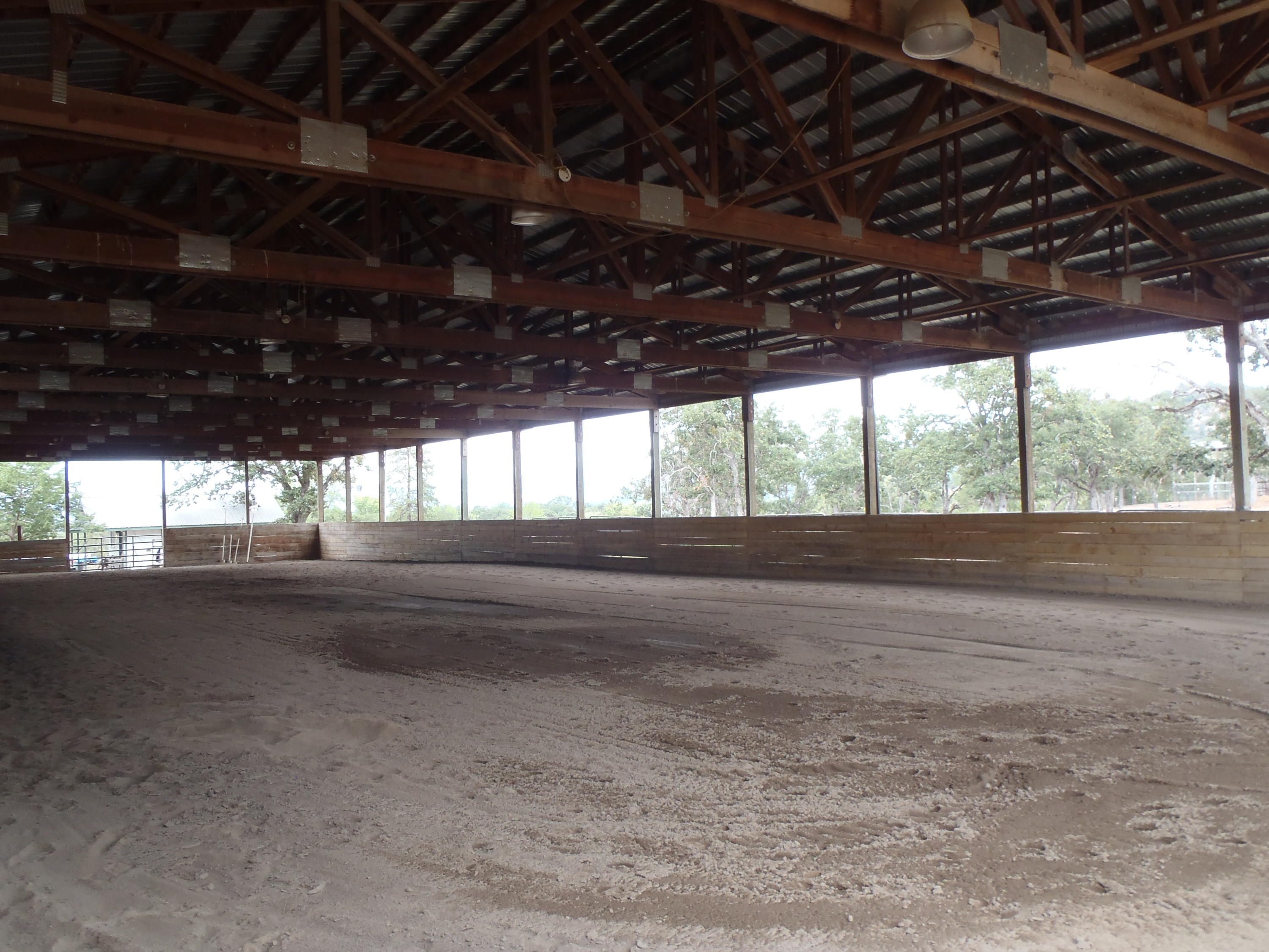 1524 Dry Creek Road Eagle Point, OR 97524 - Photo 41 of 50 Large indoor arena