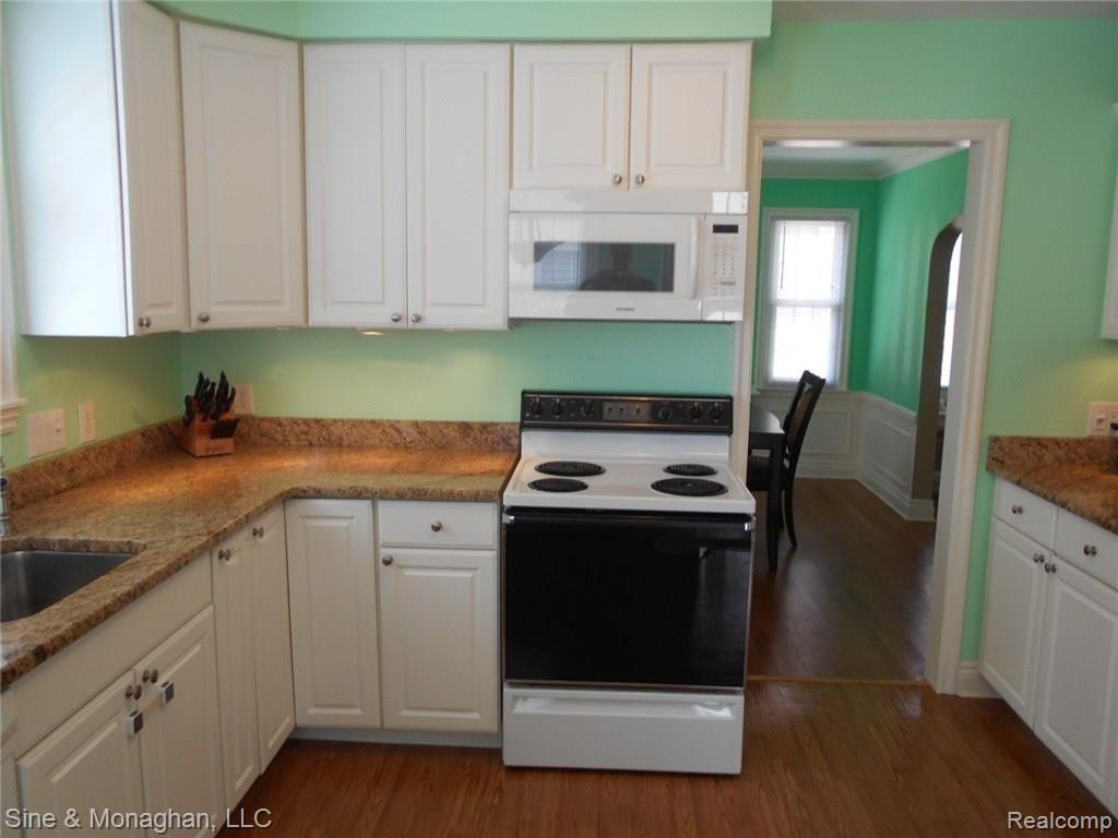 223 McMillan Road Grosse Pointe Farms, MI 48236 - Photo 5 of 39