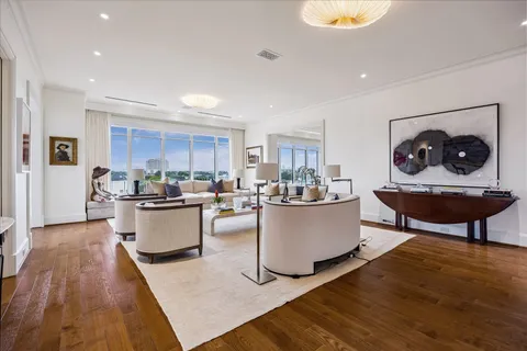 $2,350,000 | 2121 Kirby Drive, Unit 4NE, Houston, TX 77019