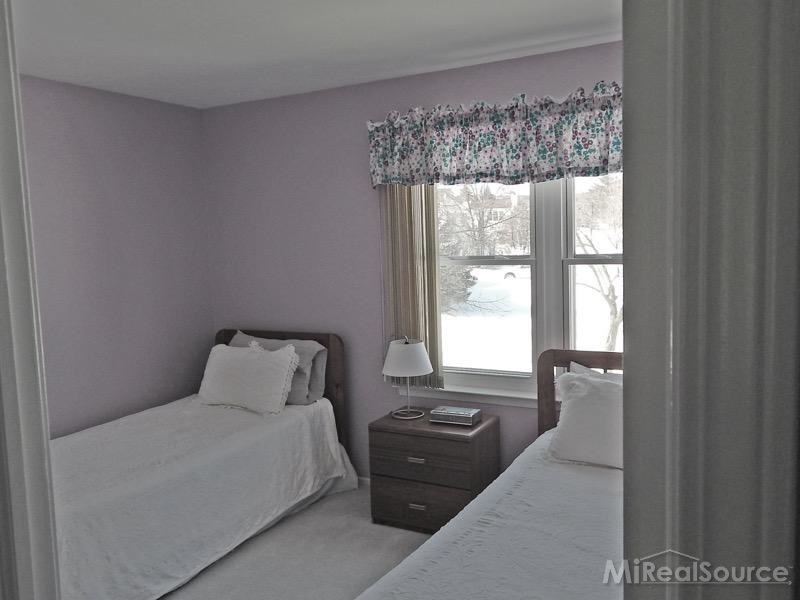 2007 Fairfield Drive Rochester Hills, MI 48306 - Photo 3 of 13