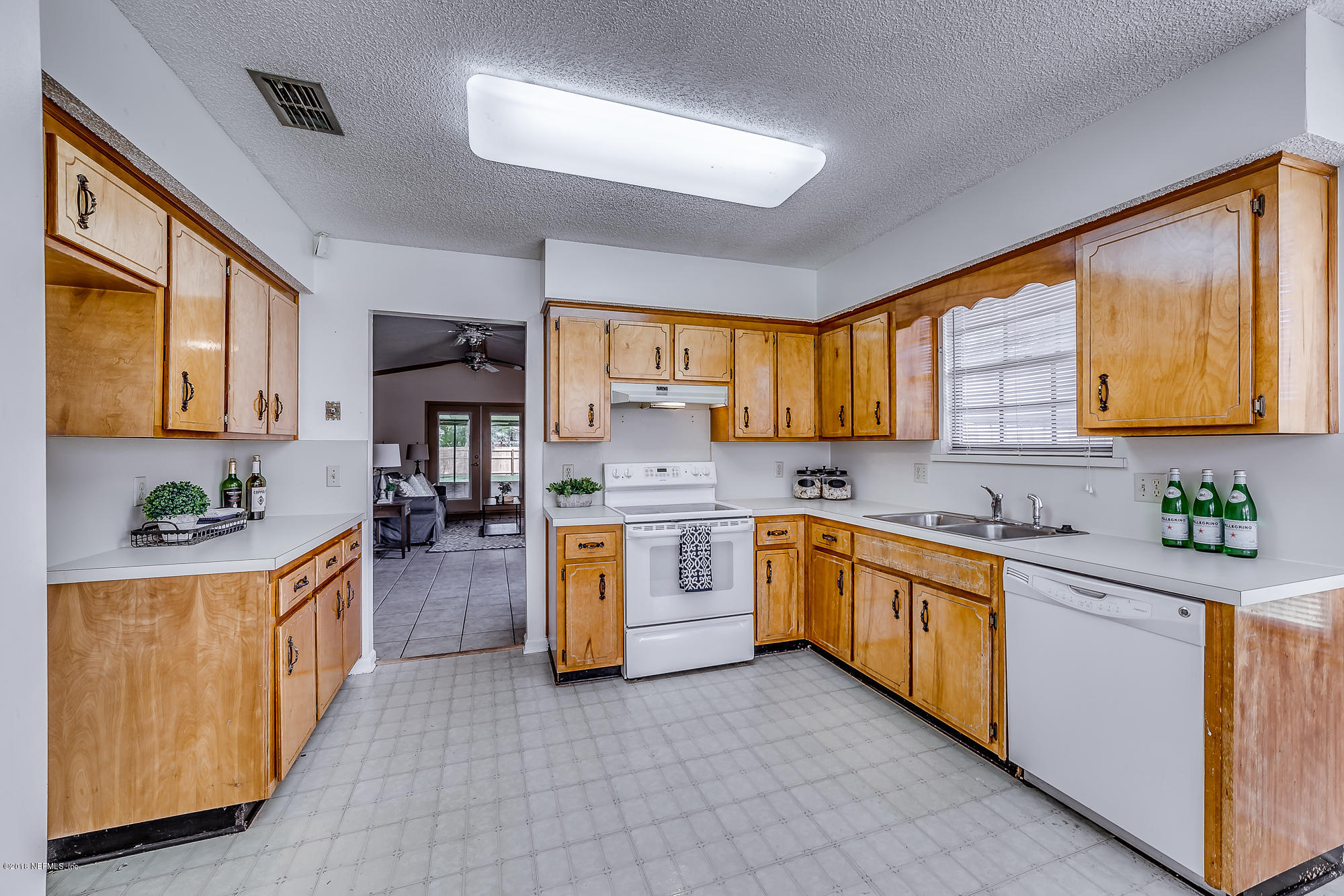 8025 Springtree Road Jacksonville, FL 32210 - Photo 25 of 26 8025 Springtree Road (39 of 42)