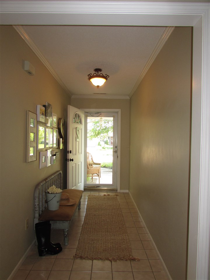 704 Autumn Ridge Lane Fort Wayne, IN 46804 - Photo 3 of 36