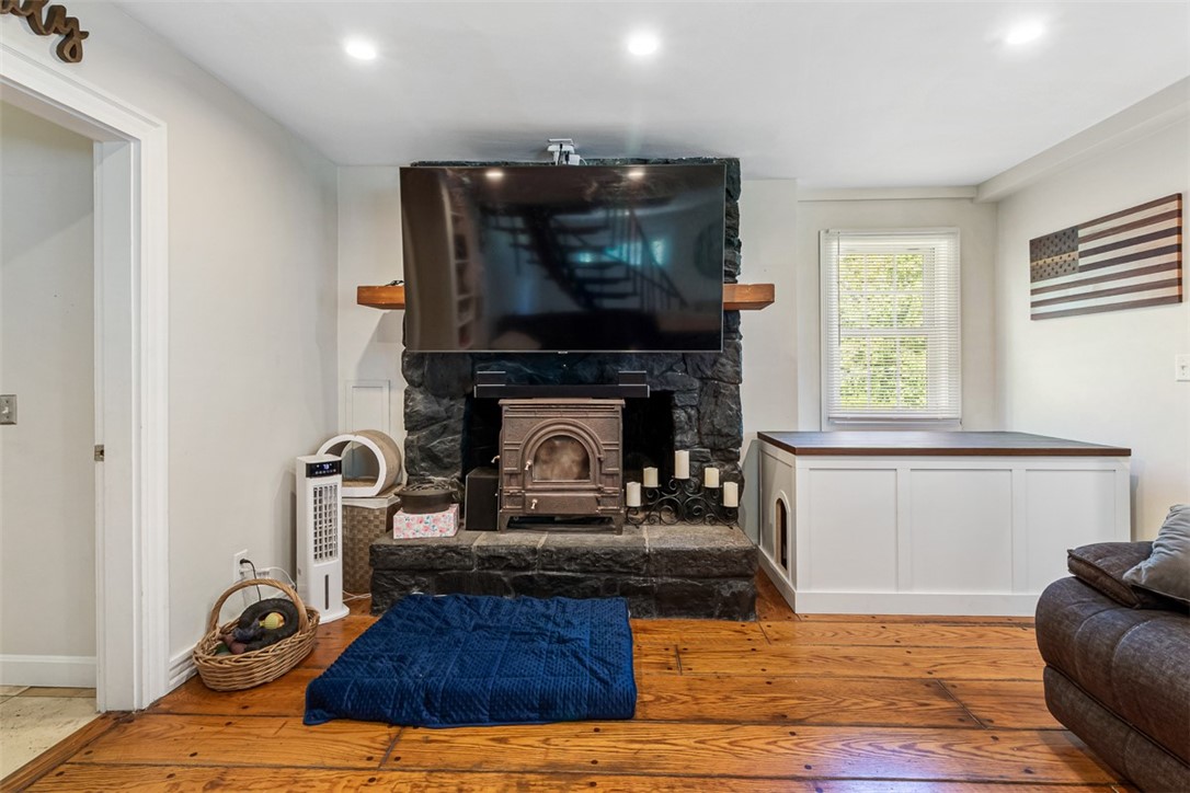 41 Dexter Rock Road Lincoln, RI 02865 - Photo 9 of 43 Main House Wood Stove Insert