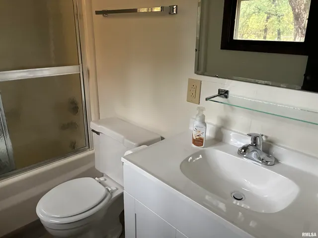 $165,000 | 14768 North Harmony Lane, Mount Vernon, IL 62864