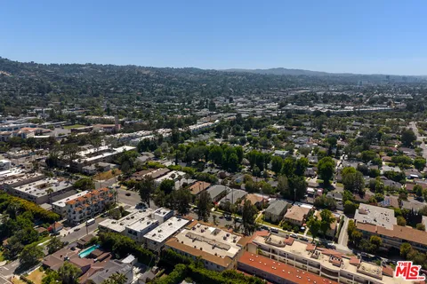 $745,000 | 4520 Fulton Avenue, Unit 14, Sherman Oaks, CA 91423
