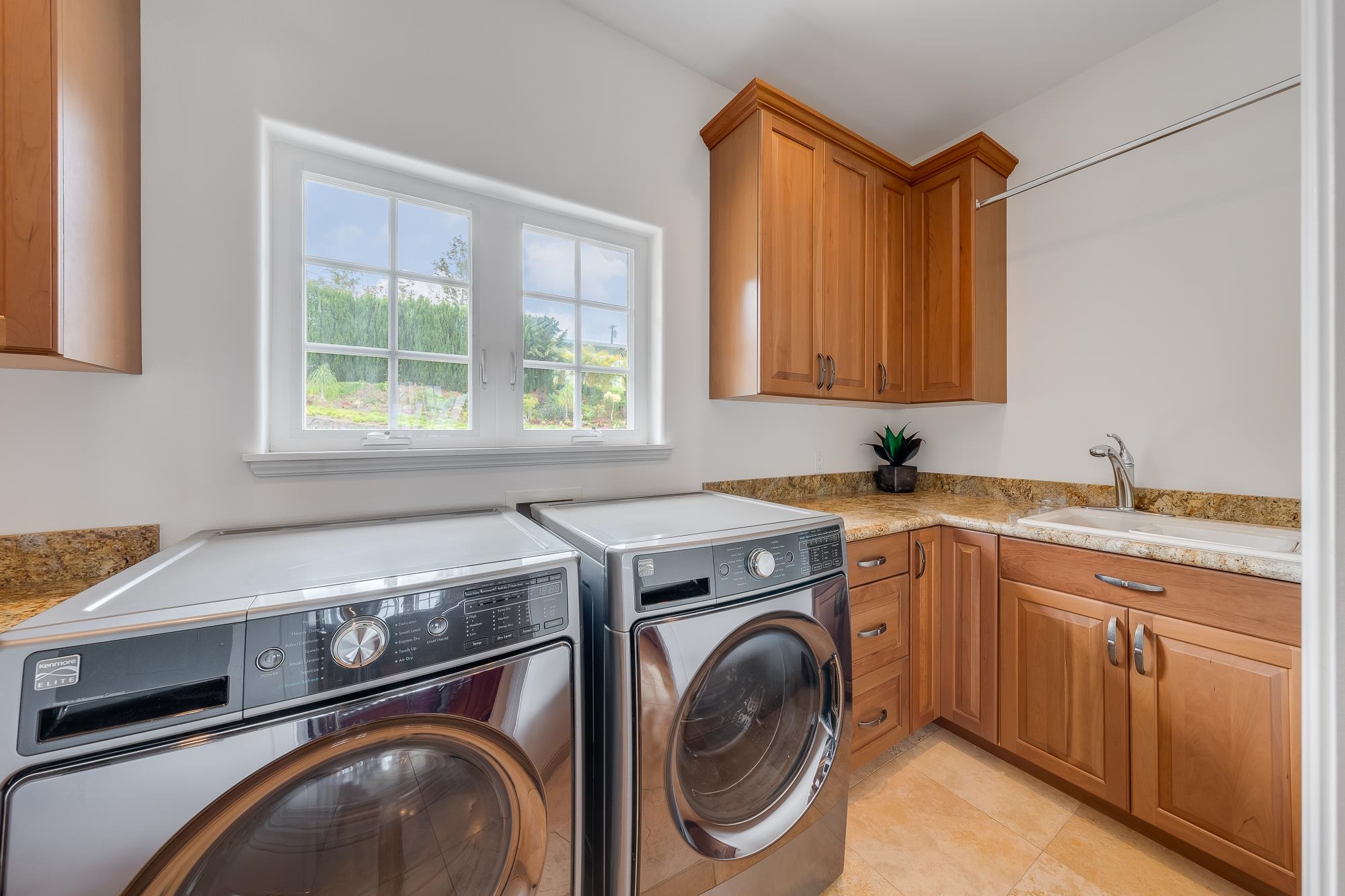 2705 Lower Kula Road Kula, HI 96790 - Photo 17 of 22 a utility room with dryer and washer