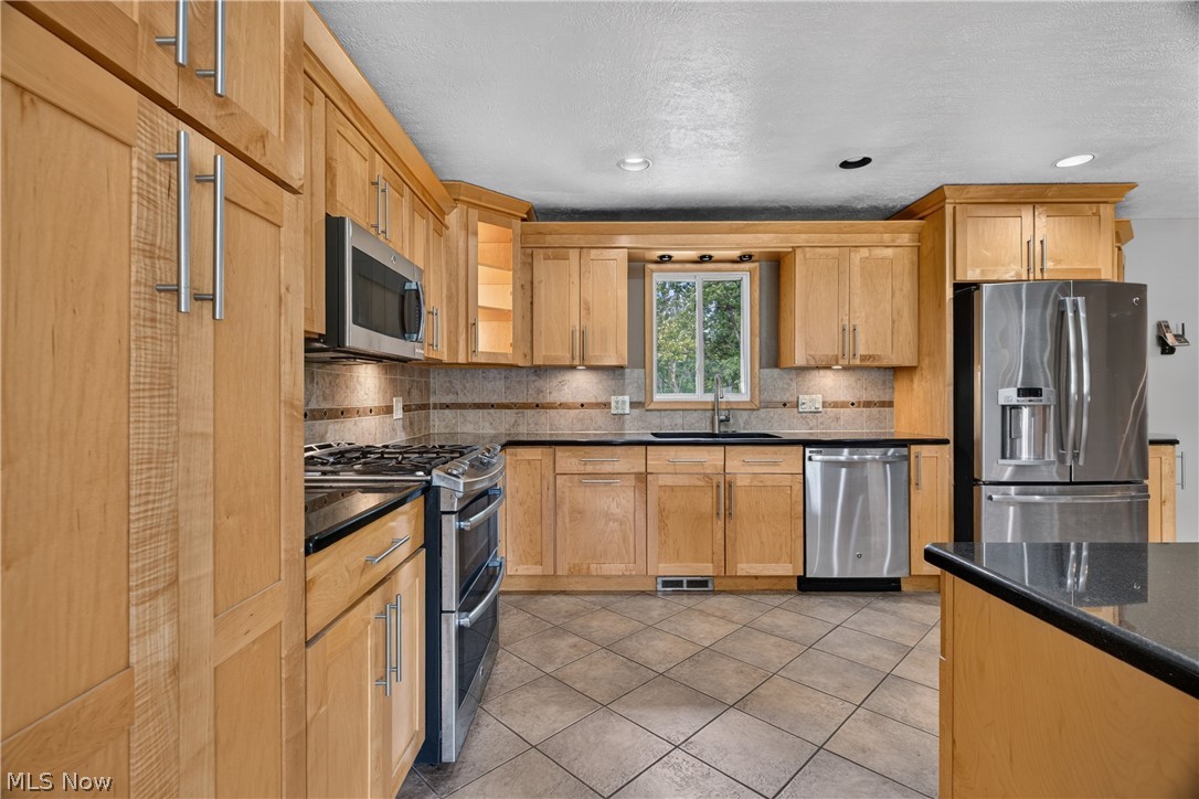 6613 Brookside Road Independence, OH 44131 - Photo 9 of 47 Gallery Image 9