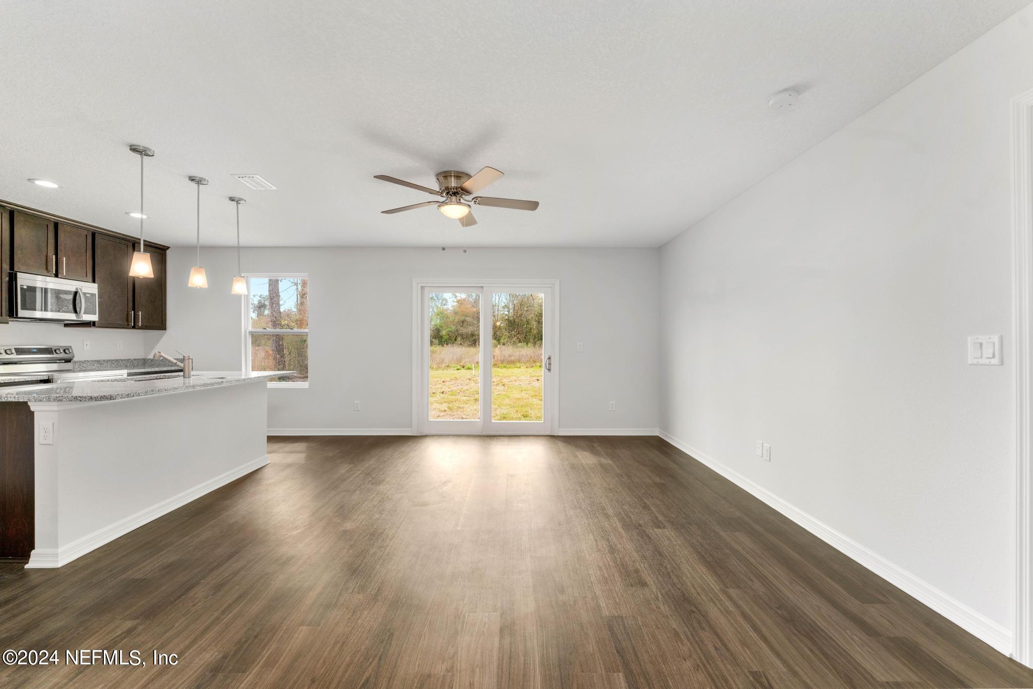 6211 Moncrief Road West Jacksonville, FL 32219 - Photo 5 of 26 Family Room