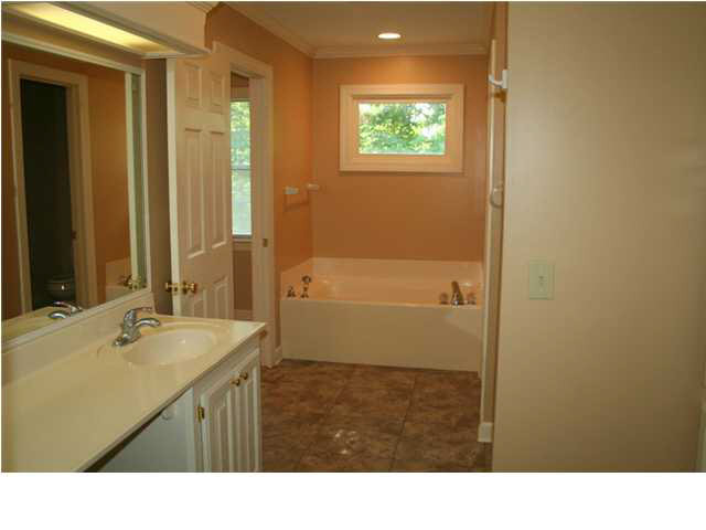 437 Point Drive Brandon, MS 39047 - Photo 8 of 11 Master Bath