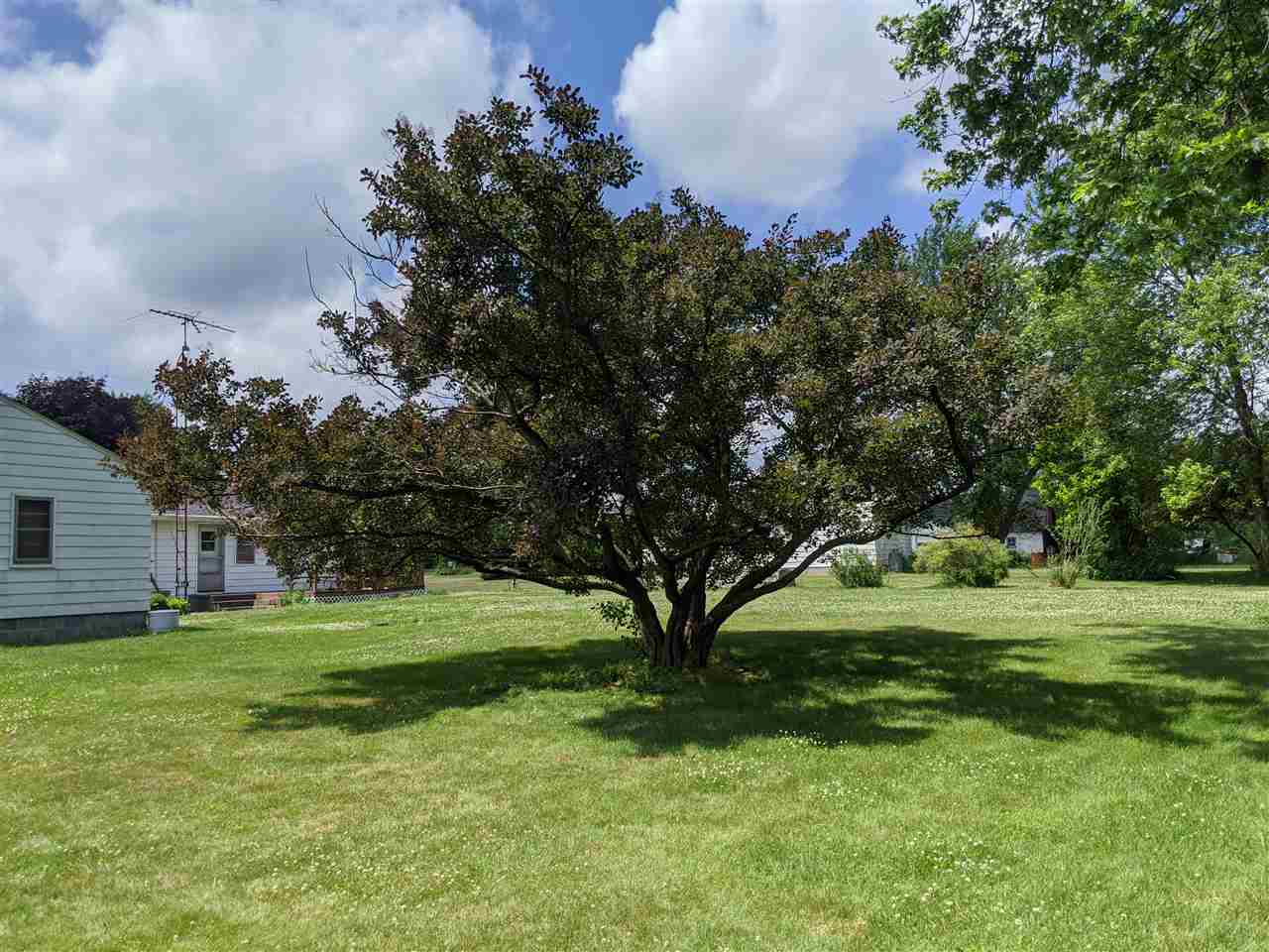 2142 North Oak Road Davison, MI 48423 - Photo 36 of 45