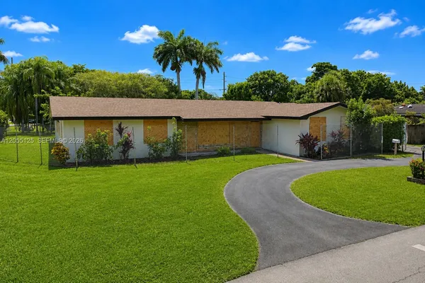 $749,000 | 16842 Southwest 86th Avenue, Palmetto Bay, FL 33157