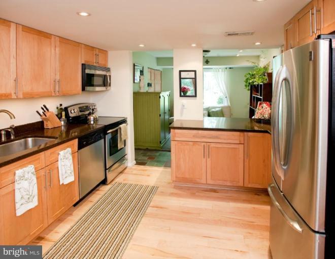 1745 Ivy Oak Square, Unit 3 Reston, VA 20190 - Photo 23 of 30 Unique #1