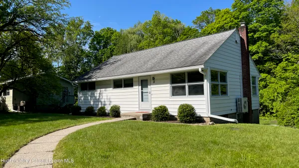 $2,900 | 12 Duzine Road, New Paltz, NY 12561