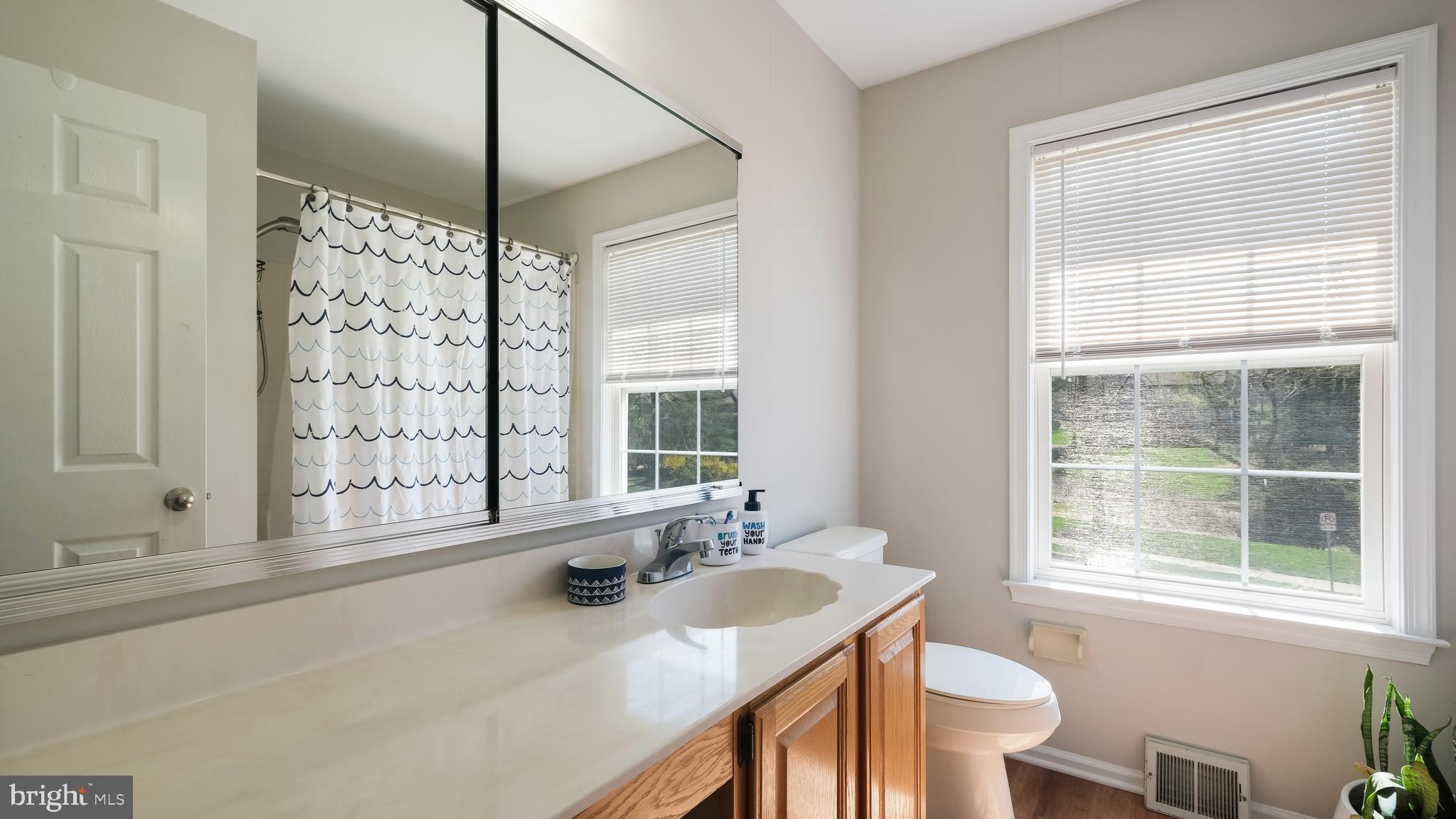 78 Charing Cross Road, Unit 46 Doylestown, PA 18901 - Photo 25 of 33 Hall Bath