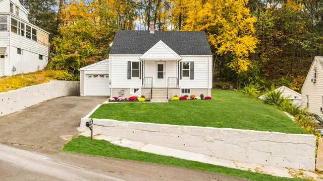 $359,900 | 43 Coppola Terrace, Derby, CT 06418