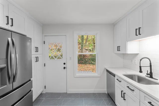 $359,900 | 43 Coppola Terrace, Derby, CT 06418