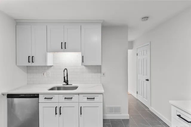 $359,900 | 43 Coppola Terrace, Derby, CT 06418