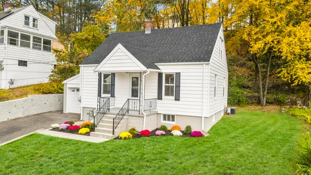 $359,900 | 43 Coppola Terrace, Derby, CT 06418