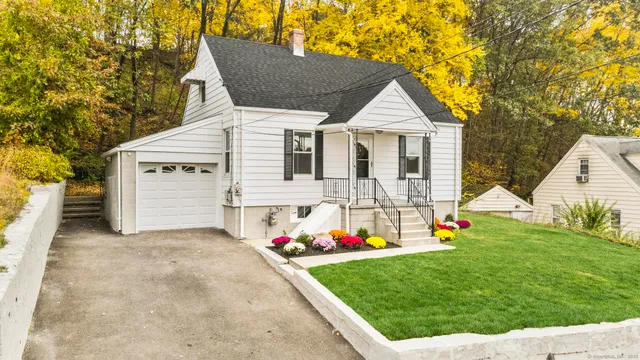 $359,900 | 43 Coppola Terrace, Derby, CT 06418