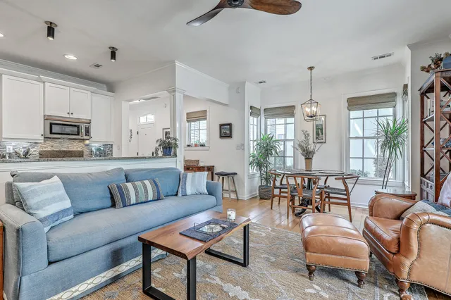 $4,900 | 152 Spring Street, Unit E, Charleston, SC 29403