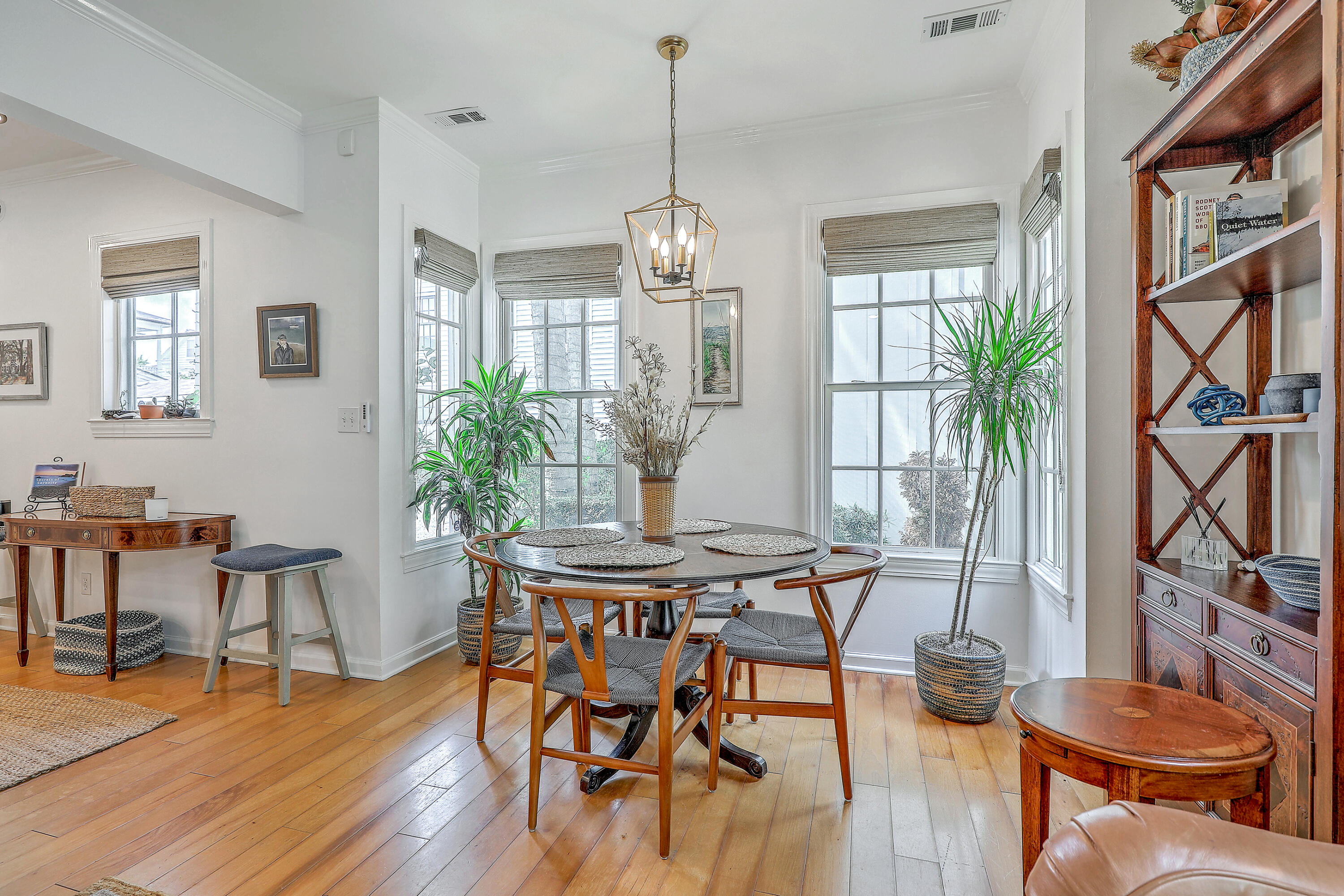 152 Spring Street, Unit E Charleston, SC 29403 - Photo 4 of 23 152 Spring Street dining areajpg