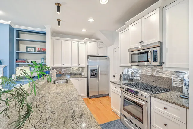 $4,900 | 152 Spring Street, Unit E, Charleston, SC 29403