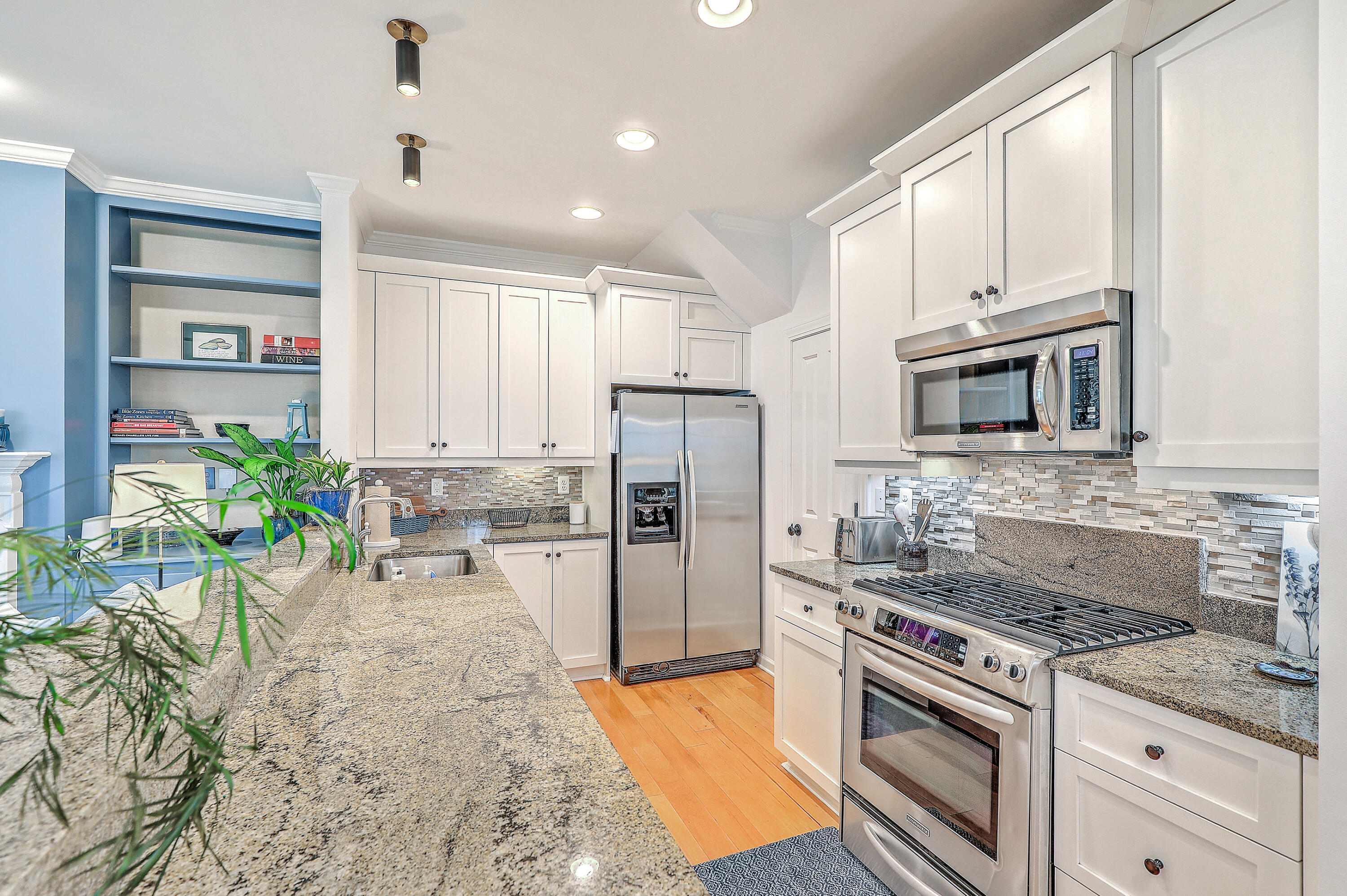 152 Spring Street, Unit E Charleston, SC 29403 - Photo 5 of 23 152 Spring Street kitchen