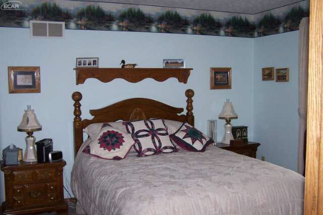 7140 Grand River Road Bancroft, MI 48414 - Photo 24 of 29 21141716-23.JPG