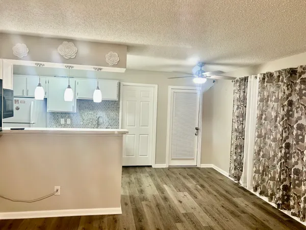 $90,000 | 12660 Ashford Point Drive, Unit 608, Houston, TX 77082